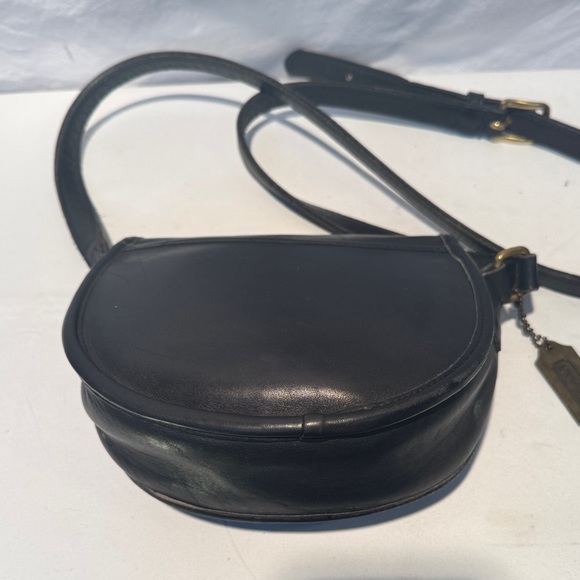 Coach vintage Black Leather Crossbody Bag - Picture 5 of 16